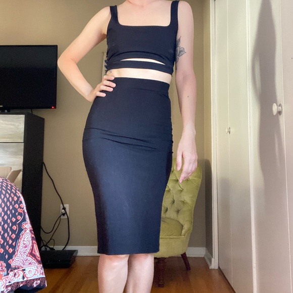 3/$15 High waisted bodycon midi skirt - Picture 1 of 1